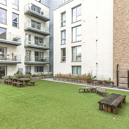 Modern Serviced 3-Bedroom Flat In East Londres Extérieur photo