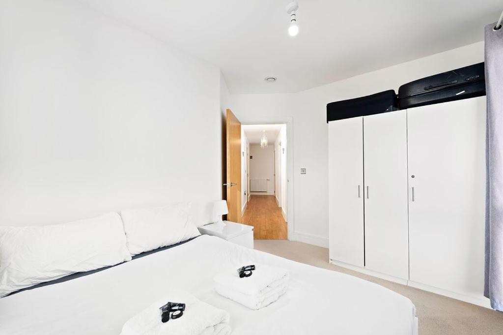 Modern Serviced 3-Bedroom Flat In East Londres Extérieur photo