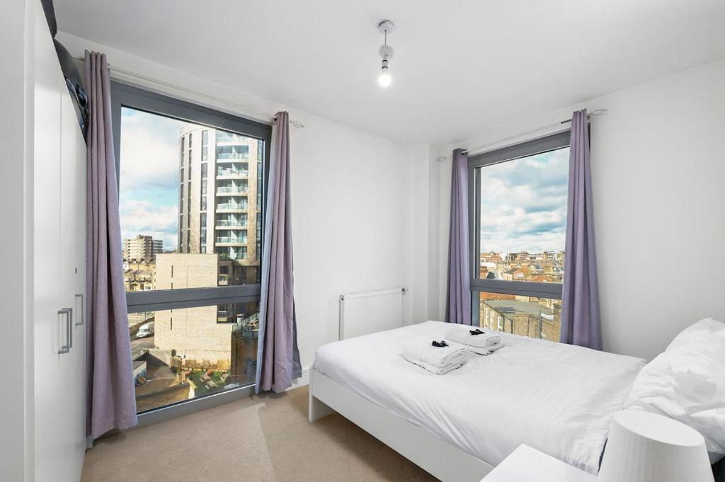Modern Serviced 3-Bedroom Flat In East Londres Extérieur photo
