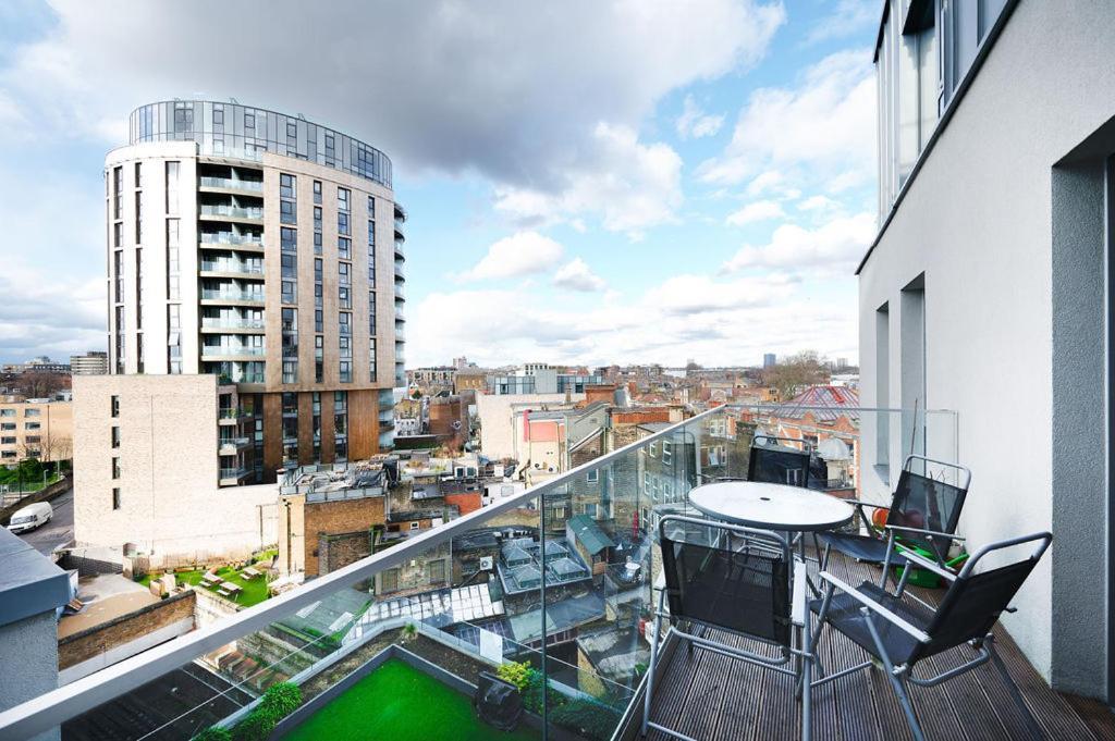 Modern Serviced 3-Bedroom Flat In East Londres Extérieur photo
